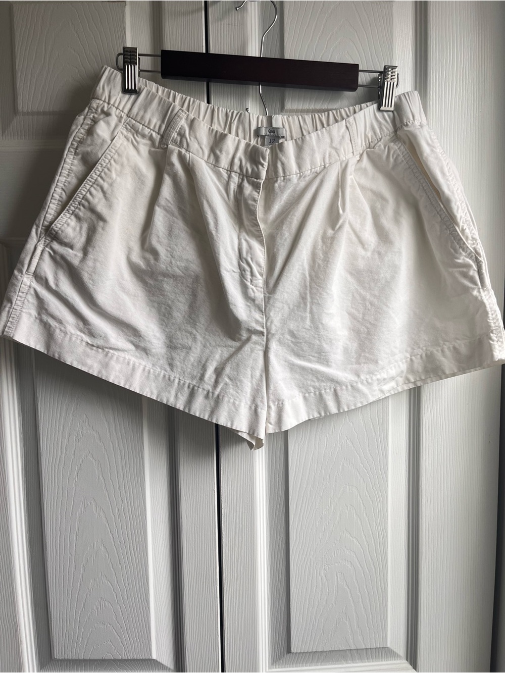 GAP Women's White Relaxed Shorts